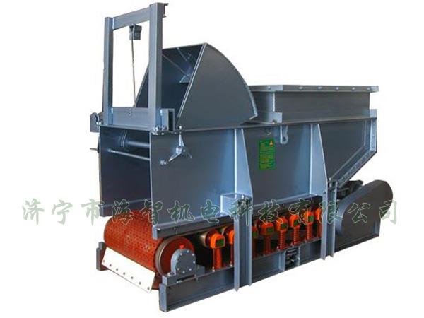 用手動、電動、液動或氣動驅(qū)動齒輪帶動弧型齒條來開啟或關(guān)閉扇型閘門